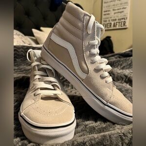 Women’s size 8 high top Vans